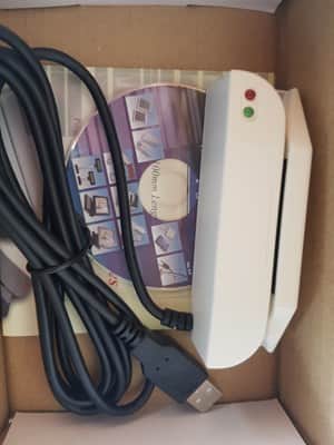 קורא כרטיסים מגנטיים עם חיבור USB